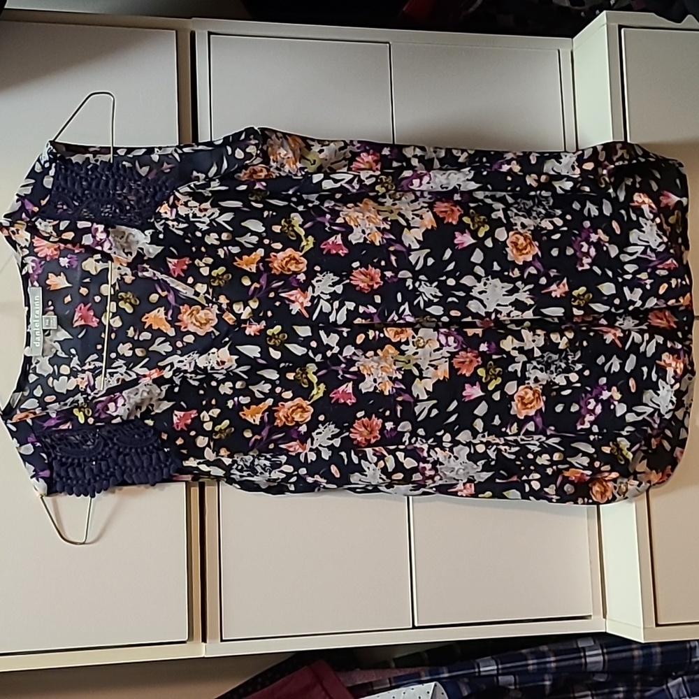Navy floral Daniel rainn top
